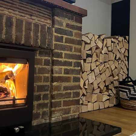 דירות מידהרסט Cosy Corner מראה חיצוני תמונה